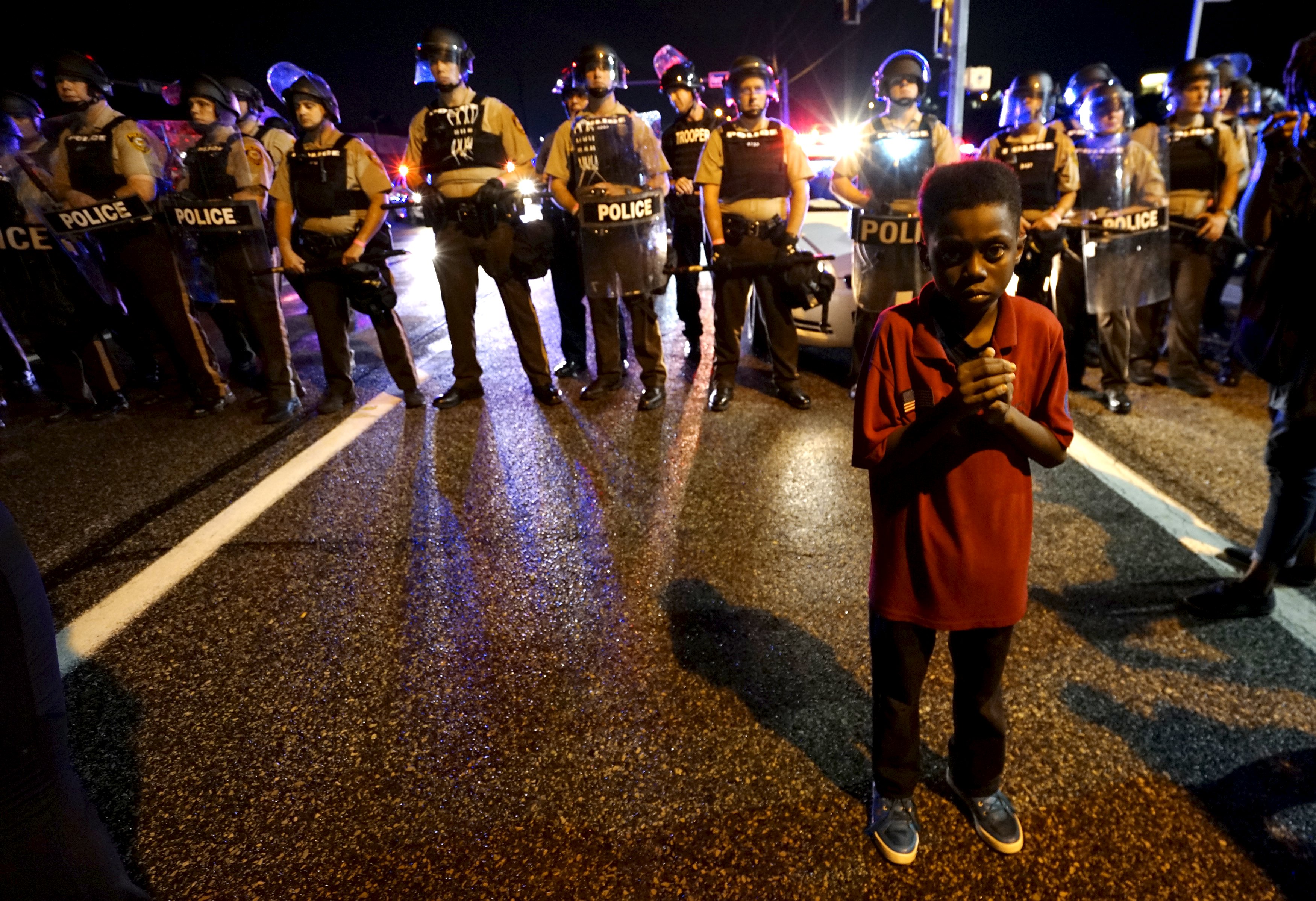 Tiroteo en Ferguson a un año de la muerte de joven negro (Fotos)