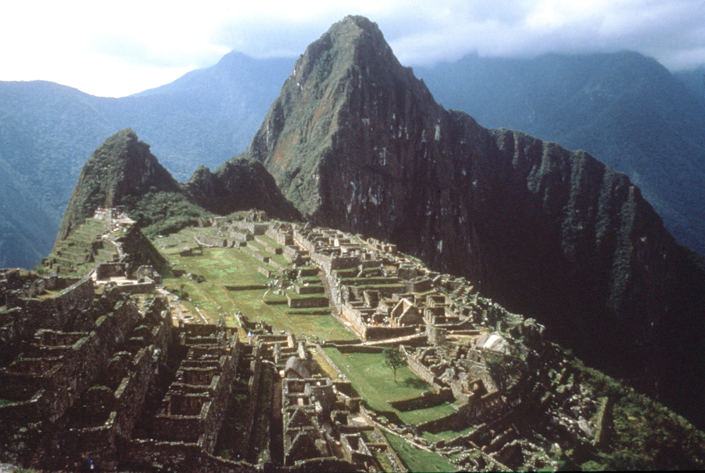 Suspenderán ingreso a Machu Picchu en abril de 2016 por mantenimiento