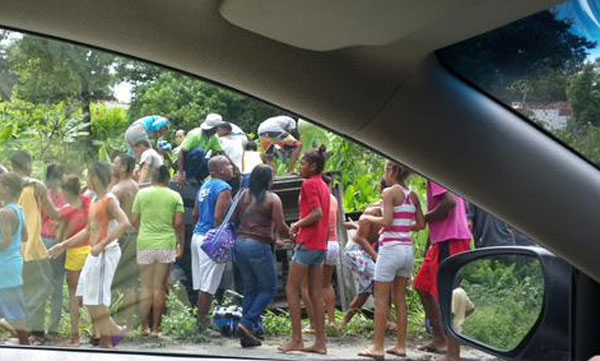 ¡Otra más! Se volcó una gandola y la saquearon en Caucagua (FOTO)