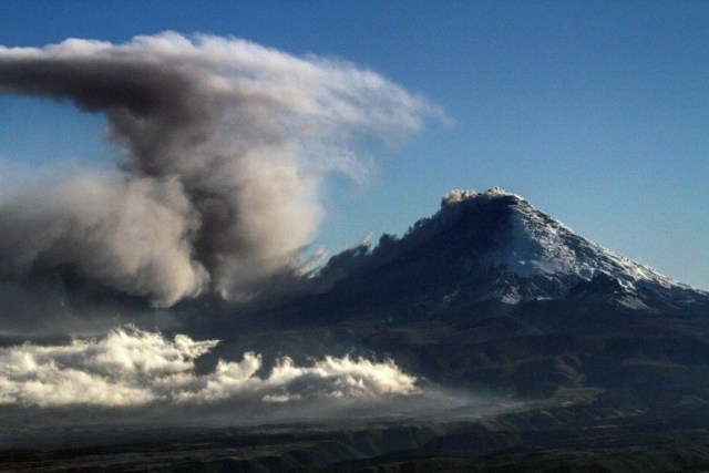 ECUADOR-COTOPAXI-VOLCANO