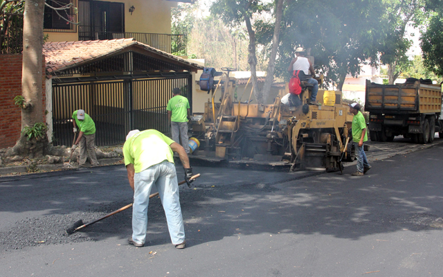 Alcaldía de Baruta logró avance del 70 por ciento en Plan de Asfaltado 2015