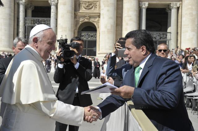 Encuentro dip. Zambrano-Papa Francisco 26 de agosto (2)