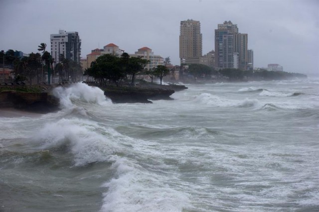 Sur de Florida bajo alerta de posibles inundaciones por remanente de Erika