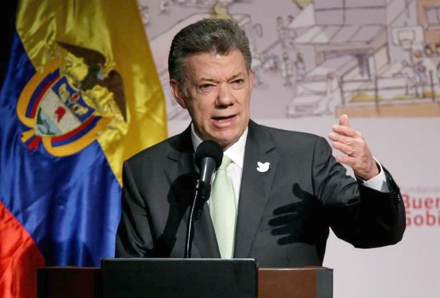 Santos firma decreto para reglamentar el uso medicinal de la marihuana