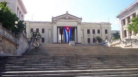 Cuba exige a universitarios dominar el inglés para graduarse