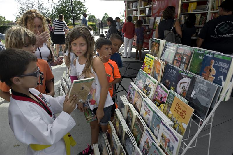 Librería rodante recorrerá EE UU para fomentar la lectura en español