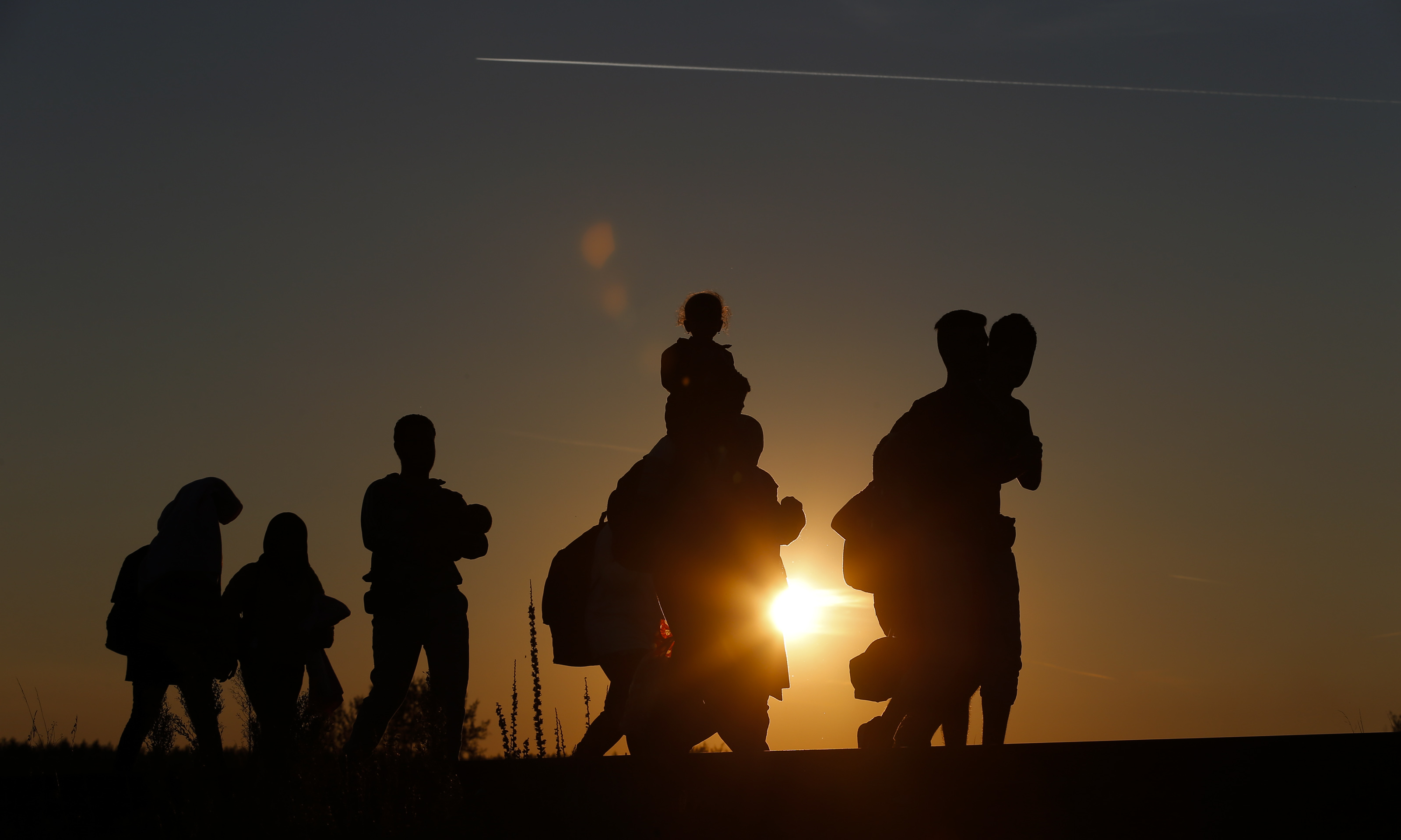 Llegan más refugiados antes de que Hungría cierre su frontera (Fotos)