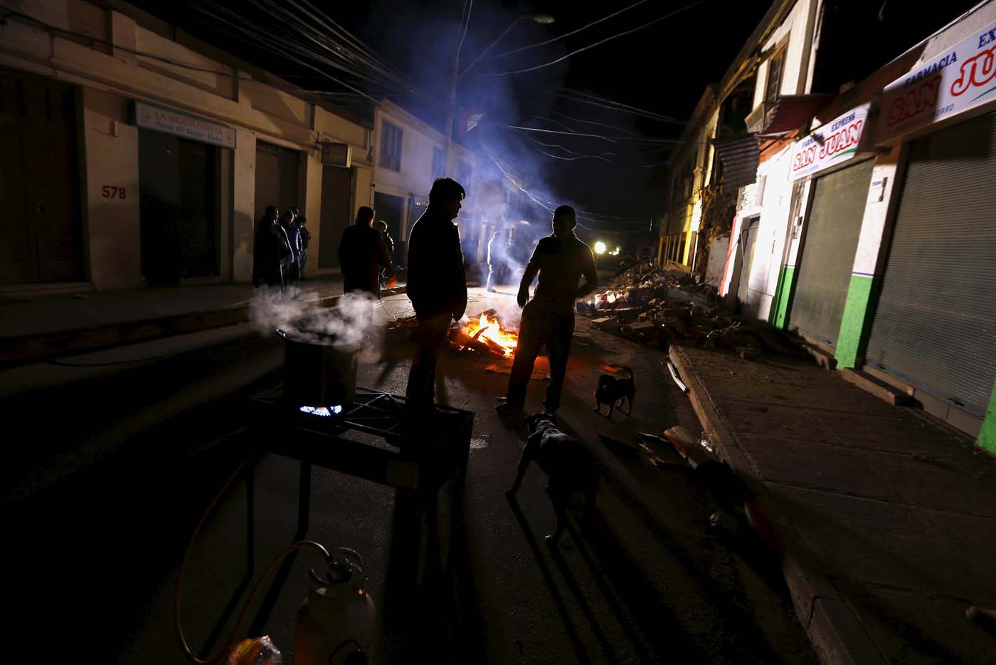 Chile vivió una noche de pesadilla con sismo que dejó once muertos (Fotos)