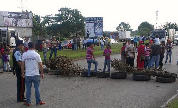 Habitantes de Maturín exigen suministro de agua