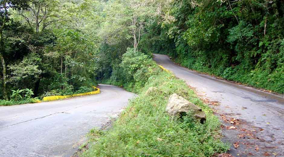 Cierran acceso a la carretera hacia Choroní por desbordamiento del río (Video)