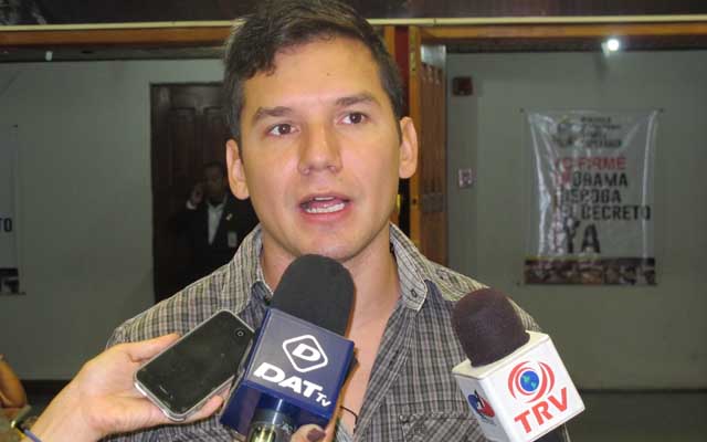 Diputado Julio César Rivas.