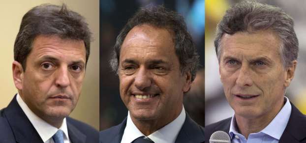 Esta combinación de imágenes de archivo tomadas en Buenos Aires, Argentina, muestra a los tres candidatos a presidir del país (de izquierda a derecha): Sergio Massa, en una reunión con periodistas el 28 de septiembre de 2015; el gobernador de Buenos Aires Daniel Sciolien la presentación de una nueva línea de productos cosméticos en una fábrica el 14 de octubre de 2015; y Mauricio Macri hablando a sus seguidores en el inicio de su campaña el 3 de octubre de 2015. Para ganar en la primera ronda de los comicios, que se celebrará el 25 de octubre, los candidatos deben lograr al menos el 45% de los votos, o el 40% y tener una ventaja del 10% sobre su competidor más proximo. Si ninguno lo logra, se celebrará una segunda vuelta entre los dos mejores aspirantes el 22 de noviembre. (Foto AP/Natacha Pisarenko, archivo)