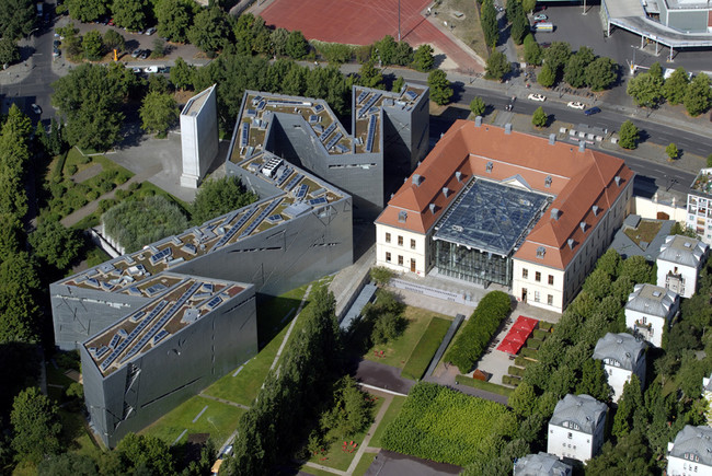 Museo Judío de Berlín cerrado tras hallar bomba de la II Guerra Mundial