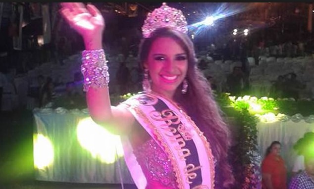 Conoce a la Miss que ganó la corona gracias a su perfecto discurso “al caletre” (Video)