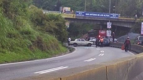 Colisión de vehículos genera fuerte retraso en la Panamericana