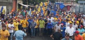 Capriles y Guanipa recorrieron la parroquia Cristo de Aranza en Maracaibo