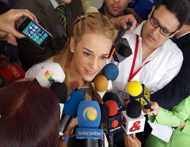 Lilian Tintori: Esperamos nos indiquen la hora para ver a @leopoldolopez votando