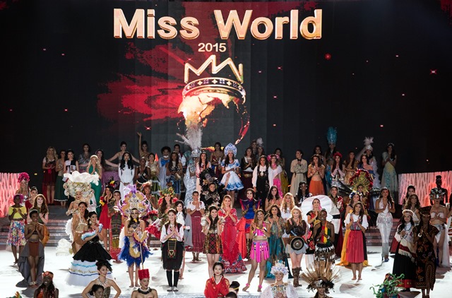 Miss World contestants perform at the Miss World Grand Final in Sanya, southern China's Hainan province on December 19, 2015. Contestants from over 110 countries compete in the final of the 65th Miss World Competition. AFP PHOTO / JOHANNES EISELE / AFP / JOHANNES EISELE