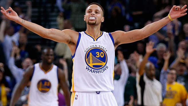 Golden State mantiene invicto en casa de la mano de Thompson y Curry