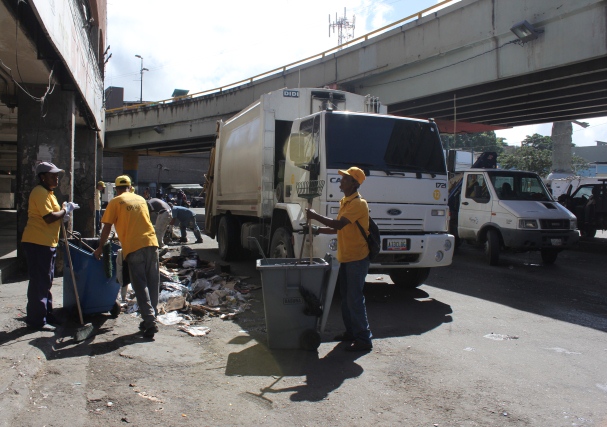 Alcaldía de Sucre ejecutó operativo este #1E y dejó a Petare “limpiecita como un sol” (Fotos)