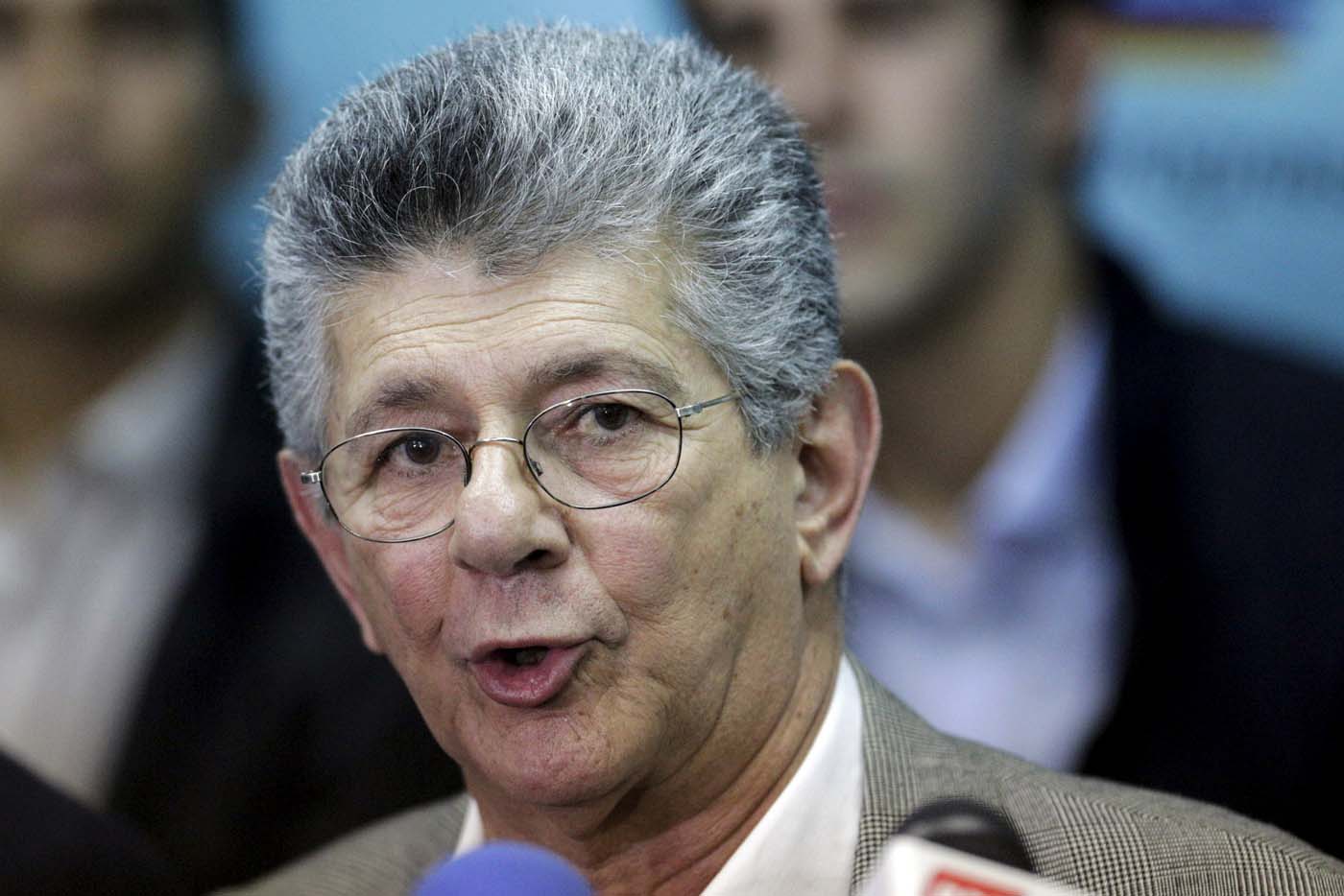 Ramos Allup sobre la indignante requisa a Lilian Tintori y madre de López en Ramo Verde