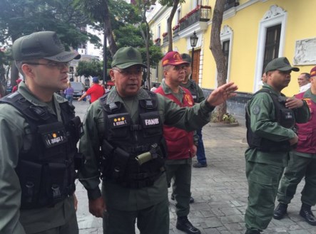 Néstor Reverol también fue a la AN y supervisó la seguridad en los alrededores (fotos)