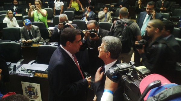 Ramos Allup llegó al hemiciclo (fotos)