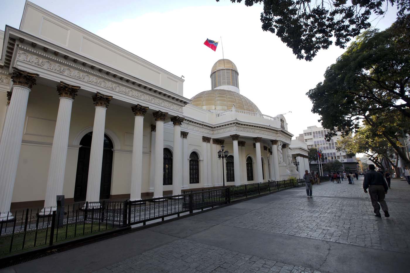 Gobierno cortó la luz a sede de la Asamblea Nacional