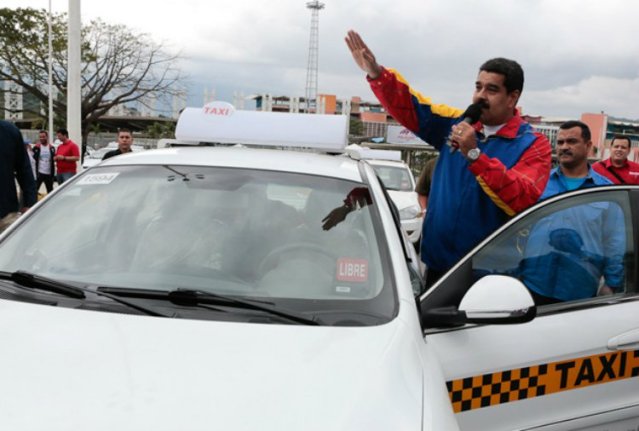 Maduro-entrega-Taxis