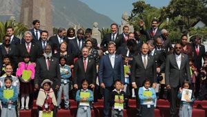 ¿Cuál país de la Celac está “todo vuelto leña”?… preguntó el fotógrafo y así capturaron a los presidentes