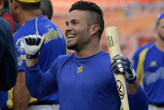 José Altuve se uniformó con Navegantes del Magallanes