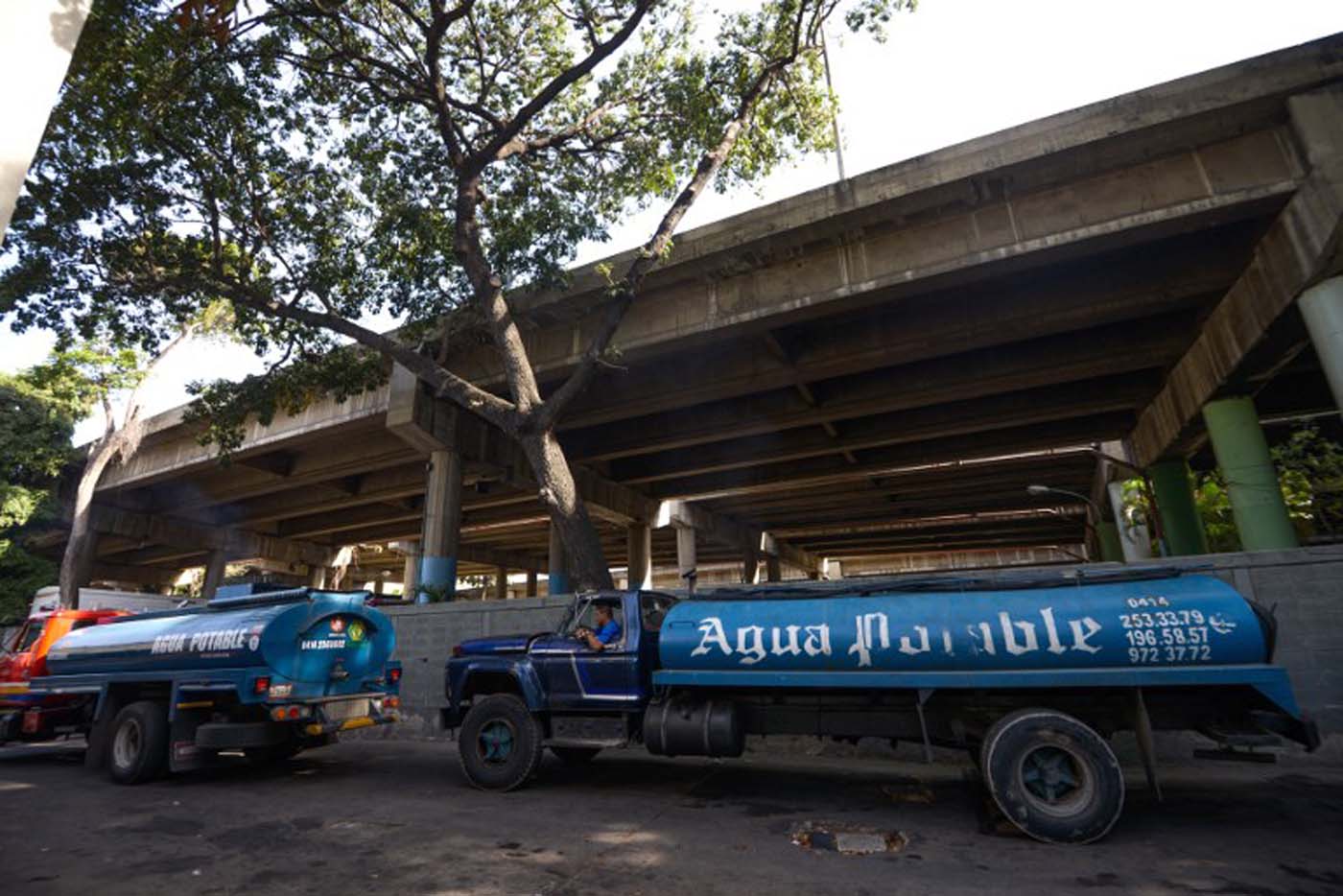 Corpoelec e Hidrocapital no dan respuestas a vecinos de Mirávila en Parque Caiza