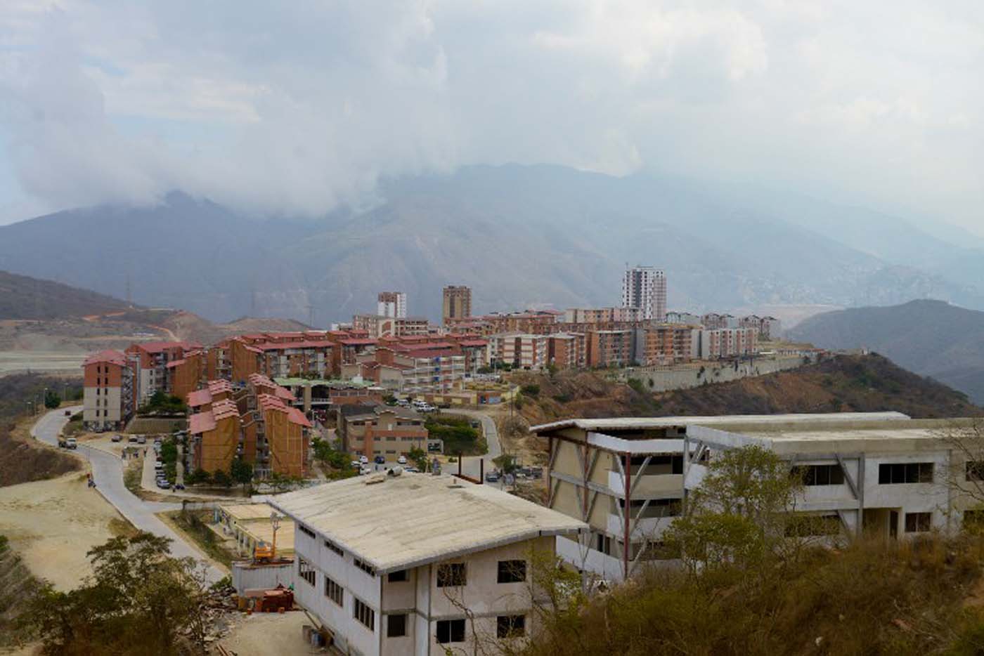 “El cafetero” y el “dani” dieron muerte a un sujeto e hirieron a otro en Ciudad Caribia