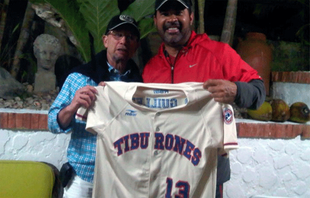 Ozzie Guillén sustituye a Buddy Bailey como nuevo mánager de los Tiburones de La Guaira