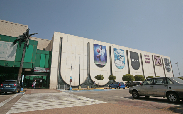 Maracaibo,Venezuela,10/02/2016. Recorrido por los centros comerciales, para verificar medidas para el racionamiento electrico, dictado por Corpoelect. En la foto espacios del Doral