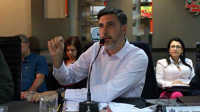 Alfredo Jimeno presentó acuerdo en apoyo a Leopoldo a dos años de su encarcelamiento injusto