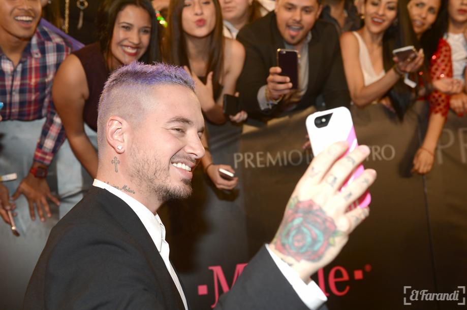 “Muack papito” Esto es lo que haría J. Balvin si fuese gay… pero no lo es