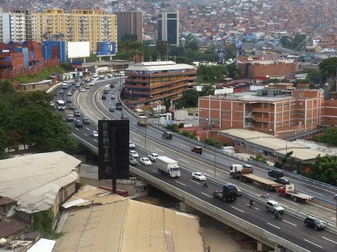 Paso por puente de Petare estará cerrado hasta el 25 de Febrero