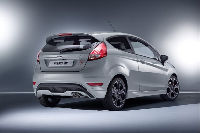 Ford-Fiesta-ST200-2