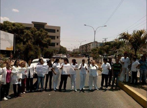 Personal del Hospital Doctor José Rangel protesta por falta de insumos