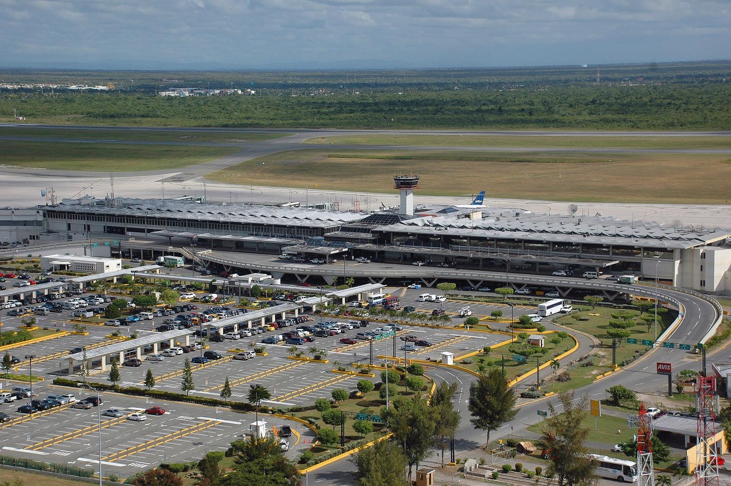 Aterriza de emergencia en República Dominicana avión que iba de Venezuela a Miami (COMUNICADO)