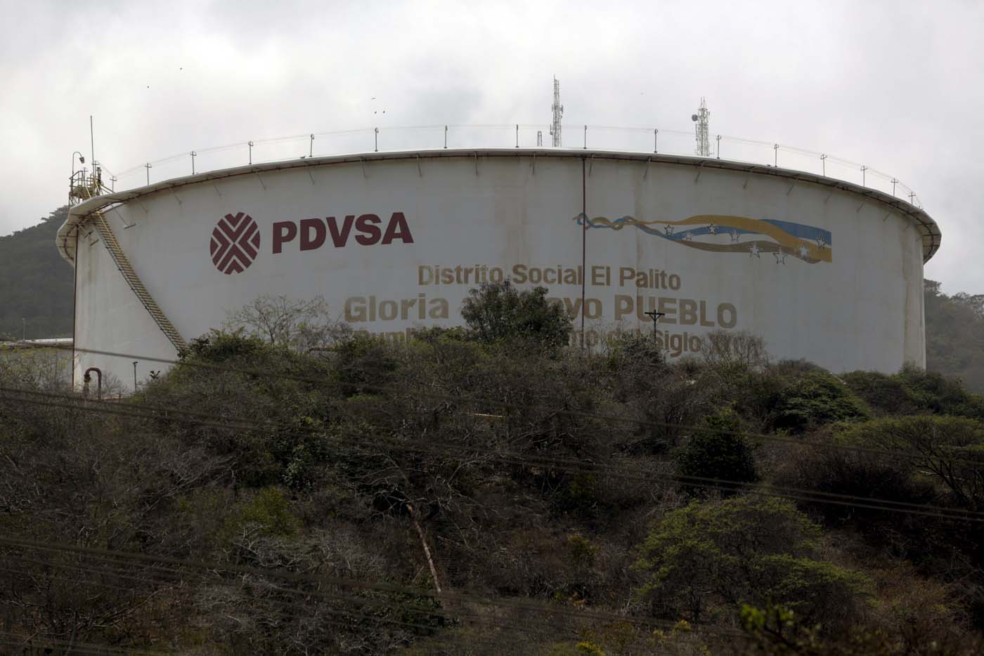 Paran taladros y refinerías por falta de inversión y mantenimiento