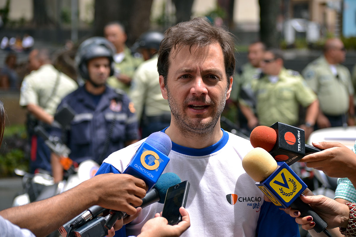 En Video: Ramón Muchacho desde la procesión del “Santo Sepulcro” en Chacao