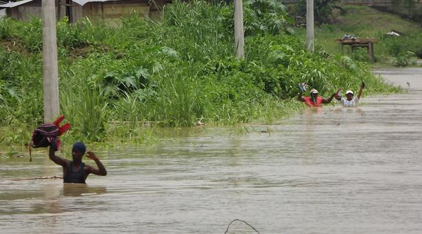 Declaran alerta naranja en 19 provincias de Ecuador por lluvias