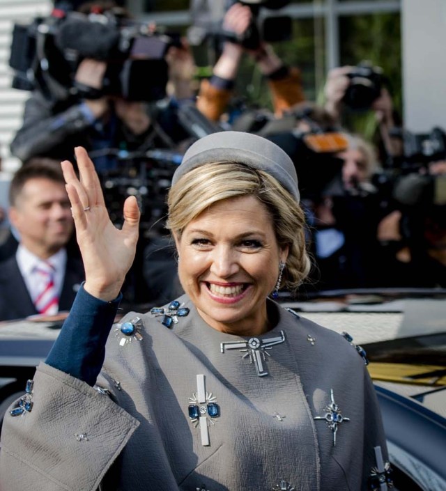 NAR010 ERLANGEN (ALEMANIA) 14/04/2016.- La reina Máxima de Holanda visita Siemens Salud en Erlangen (Alemania) hoy, 14 de abril de 2016. EFE/Robin Van Lonkhuijsen