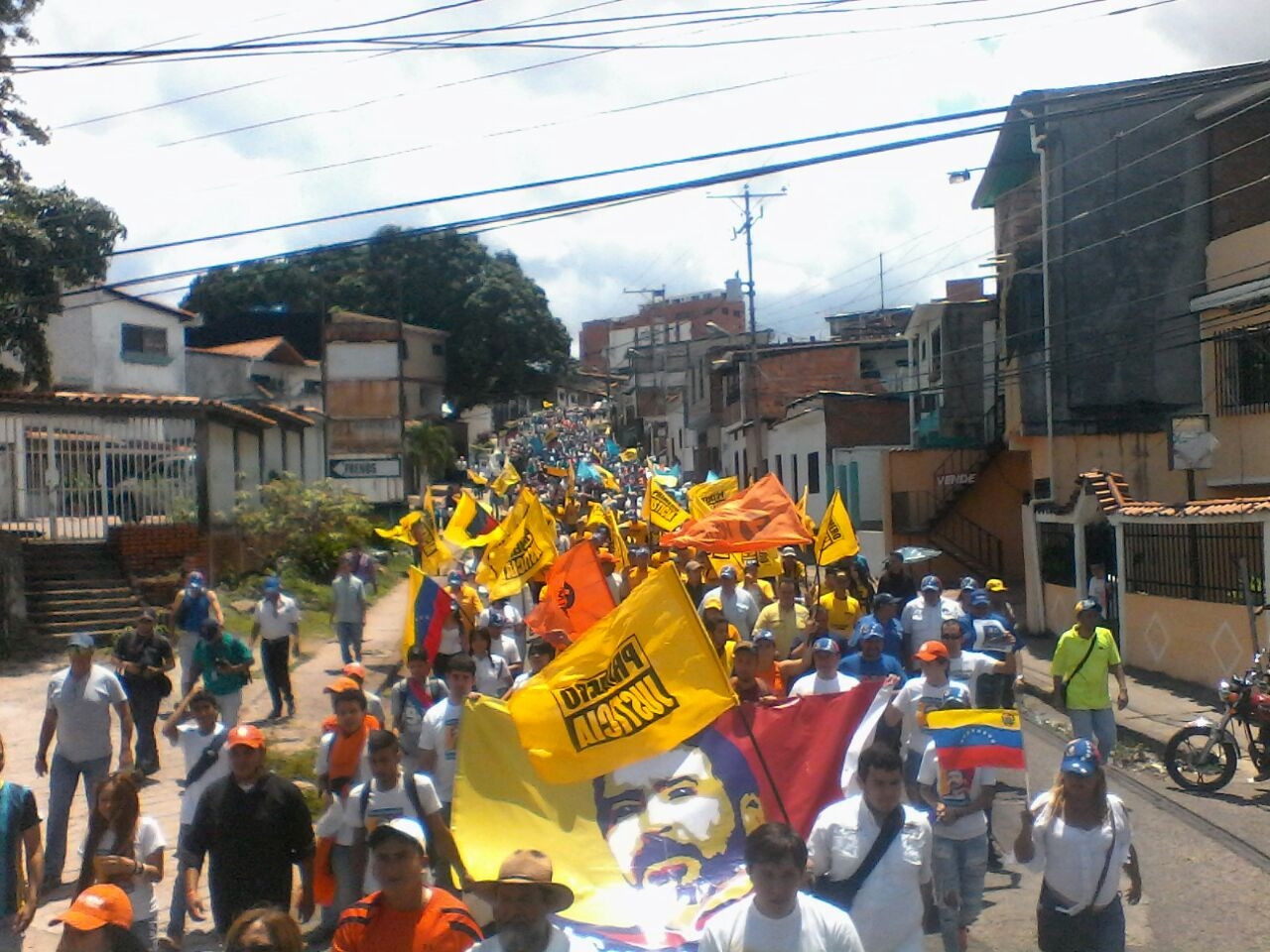 Gaby Arellano: Solo con el pueblo movilizado en la calle se logra el cambio