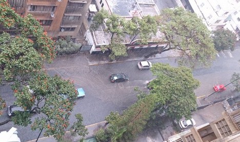 Y la laguna de este martes de lluvia es en… Plaza Estrella, San Bernardino (Fotos)