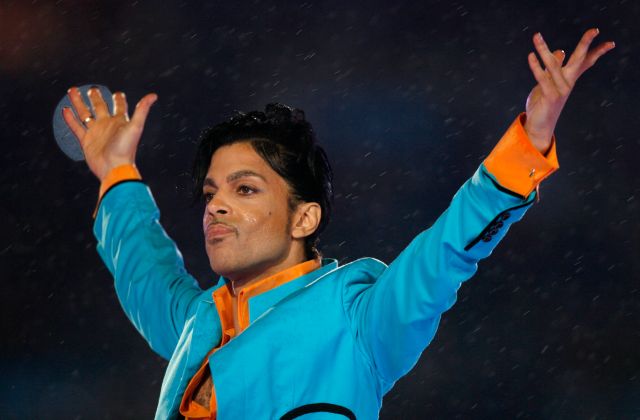 Prince performs during the halftime show of the NFL's Super Bowl XLI football game between the Chicago Bears and the Indianapolis Colts in Miami, Florida, February 4, 2007. Prince has died at the age of 57, according to news reports.    REUTERS/Mike Blake/Files