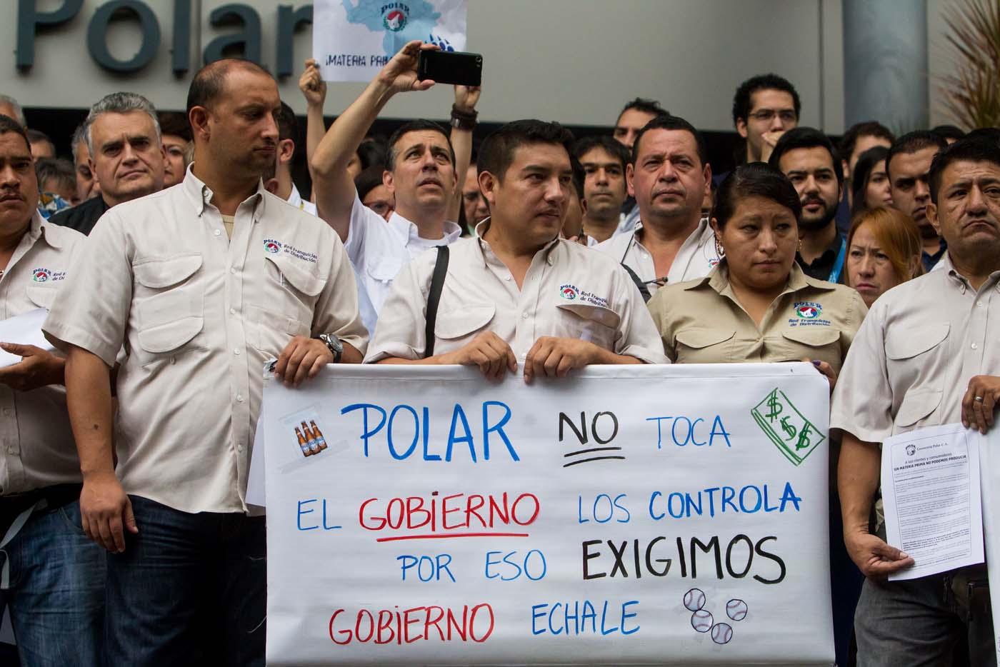 WSJ: La falta de dólares lleva a Polar al límite y deja a los venezolanos sin su cerveza