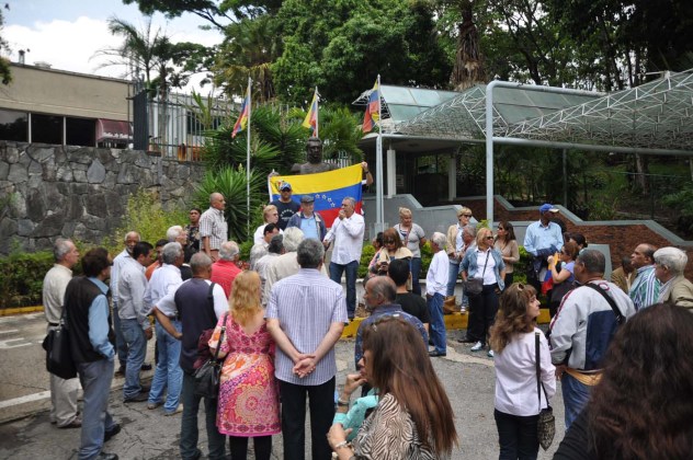 LE CERRARON LAS PUERTAS AL BLOQUE DE LA UNIDAD NACIONAL EN COLEGIO DE INGENIERO 23,04,16